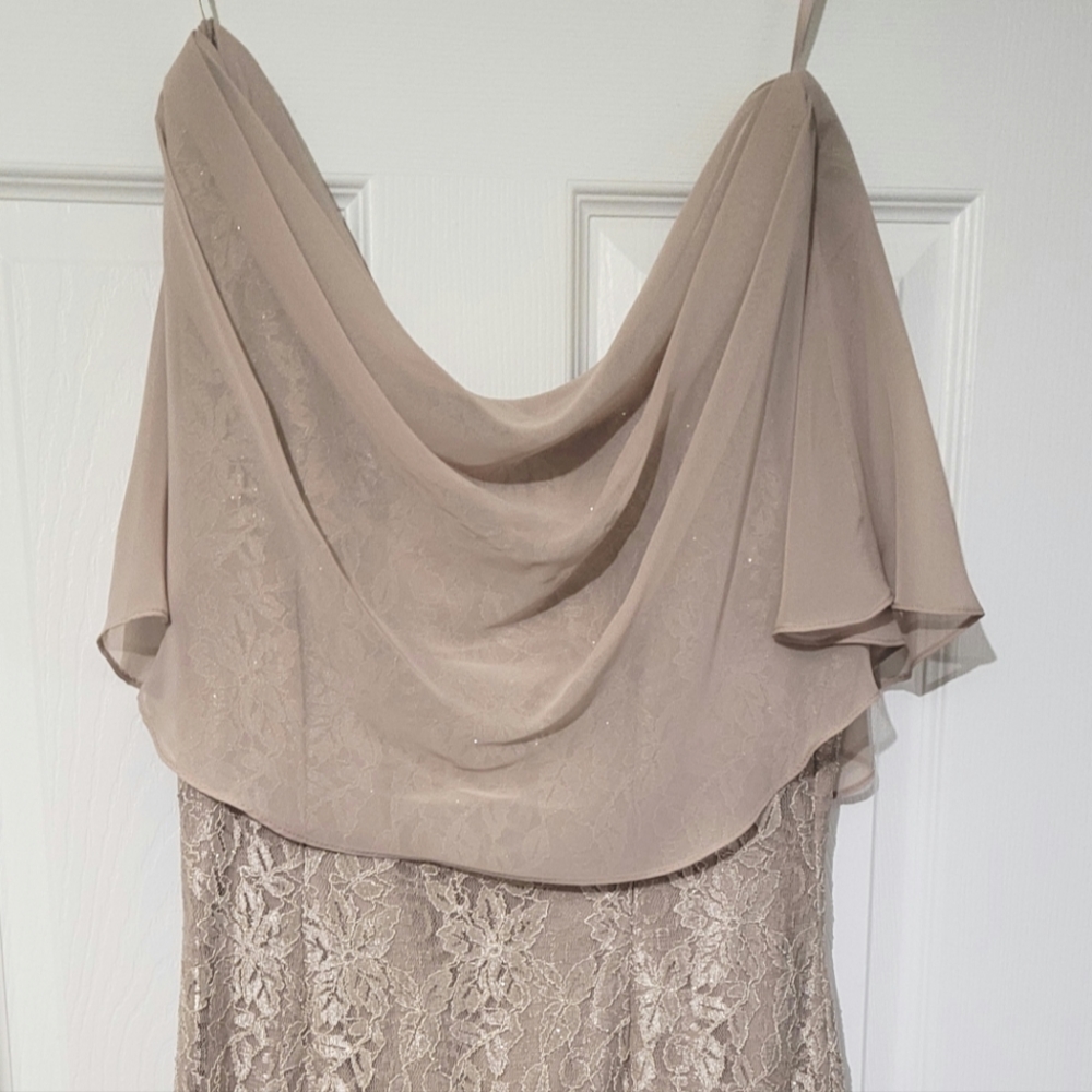 Stunning sparkle dress size US 12 color gold